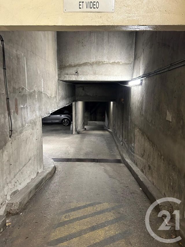 Afficher la photo en grand Parking à vendre - 11,35 m2 - Paris - 75012 - ILE-DE-FRANCE
