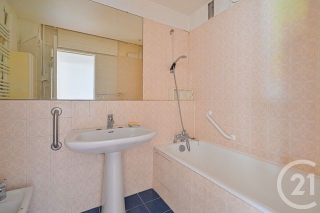 Appartement F4 / 5 &agrave; vendre - 5 pi&egrave;ces - 106,10 m2 - Paris - 75012 - ILE-DE-FRANCE
