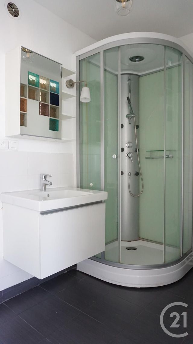 Appartement F2 &agrave; louer - 2 pi&egrave;ces - 49,90 m2 - Paris - 75020 - ILE-DE-FRANCE